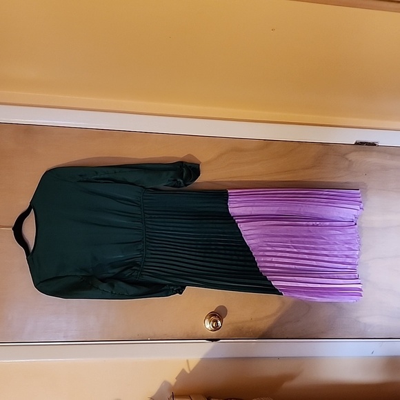 Midi dress,beautiful combination colors,green and lavender size 6 - Picture 3 of 3